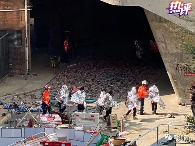 穷途末路：香港暴徒最后的日子里只做这两件事情