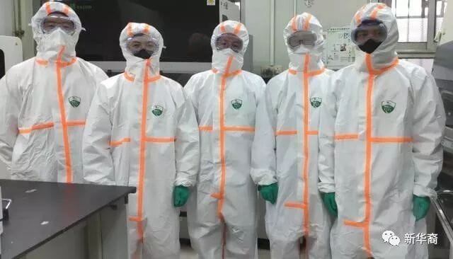 疫情正处在剧烈爆发期，说疫情达峰值至拐点言之过早