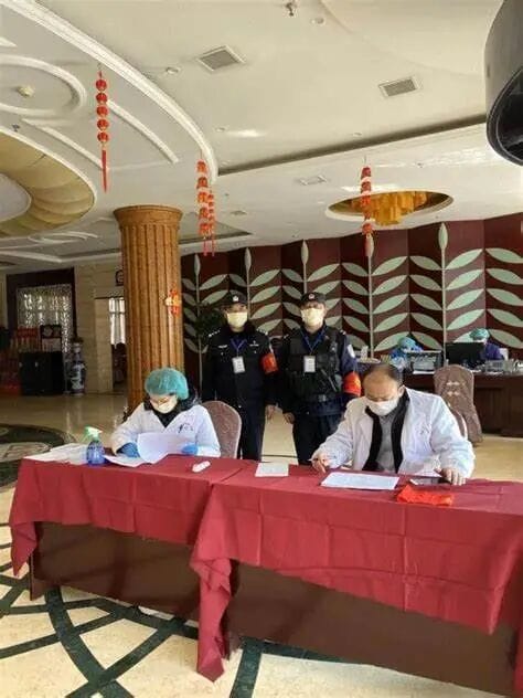 警察常态化介入疫情防控超出法律边界  应予禁止！