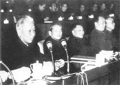 刘少奇：“‘左’了这么多年，让我们‘右’一下吧”！