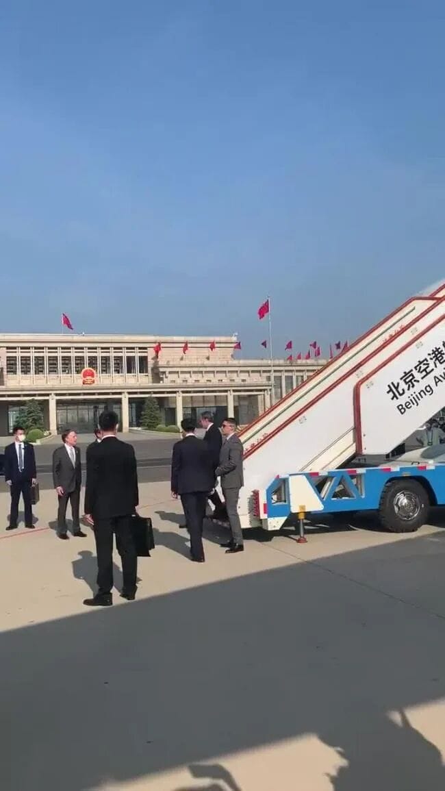 中国用红线迎接布林肯，沙利文说这是小菜一碟，华盛顿的重要“里程碑”是迎接这位先生