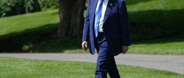 川普突然做出这一决定 中国笑了？