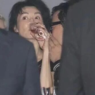 美色一旦被搬上酒桌 就成了交易的筹码